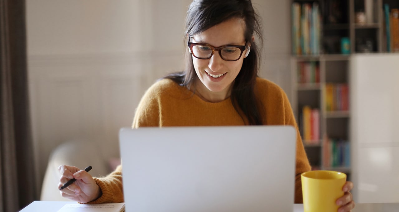 When teleworking redefines regional dynamics